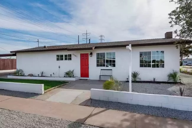 Building Photo - 5 Bedroom Updated Clairemont Home (Perfect...