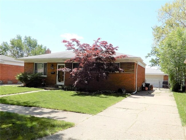 Building Photo - 27247 Pembroke Dr