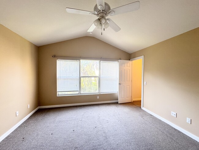 Building Photo - 1056 Pinewood Lake Ct