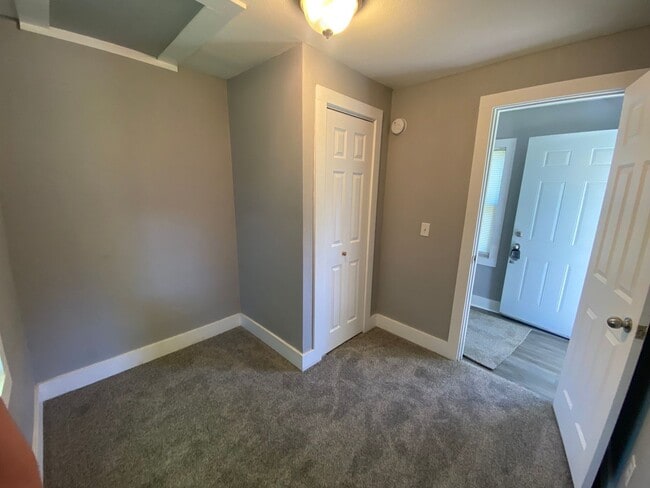 Building Photo - Coming Soon! Rock Island 1 Bedroom House