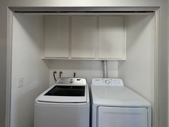 Building Photo - Modern 2BD/2BA San Marcos Condo w/ In-Unit...