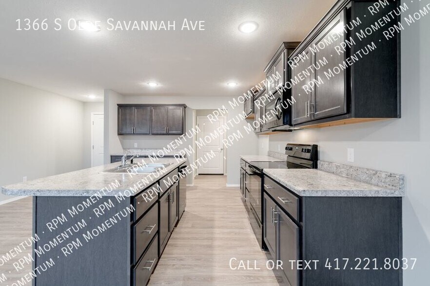 Building Photo - 1366 S Olde Savannah Ave