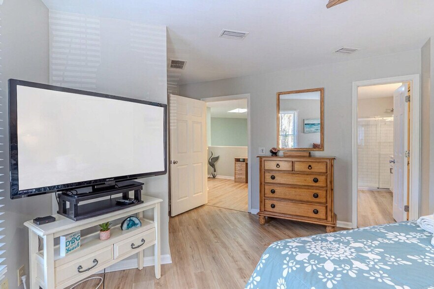 Building Photo - 137 Cordillo Pkwy