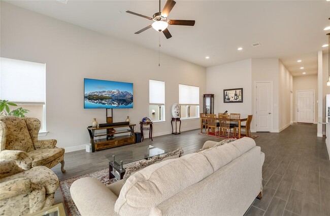 Building Photo - 600 C-Bar Ranch Trl