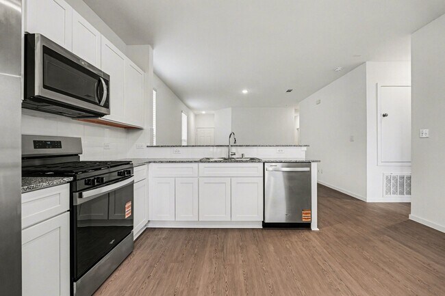 Building Photo - 622 Amber Fls Dr