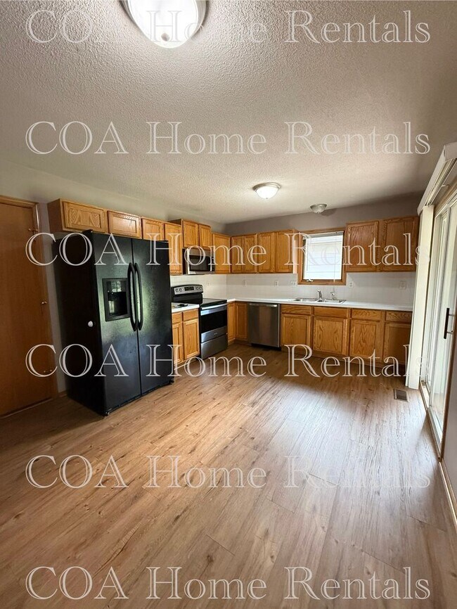 Building Photo - Meadow Park