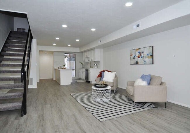 Building Photo - 5262 S Rome Beauty Park