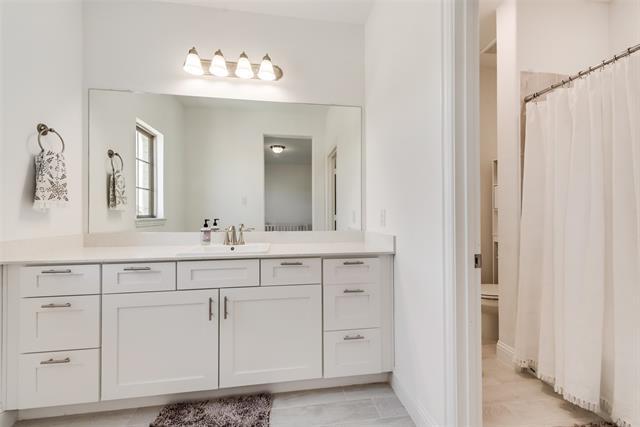 Building Photo - 901 Gold Finch Ln