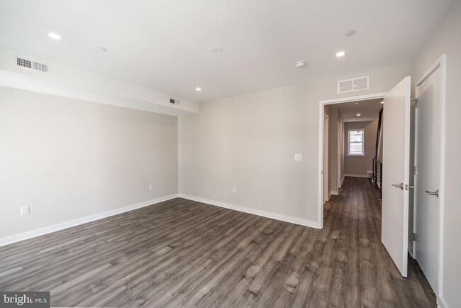 Building Photo - 1442 Hope St