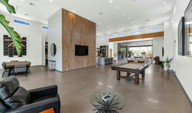 Building Photo - 4912 N 45th St