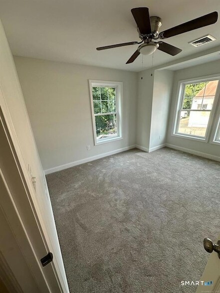 Building Photo - 1083 Whalley Ave