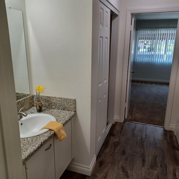 Building Photo - 4901 Heil Ave