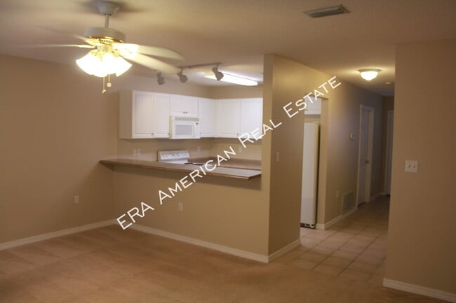 Building Photo - 976 Scenic Oak Ln