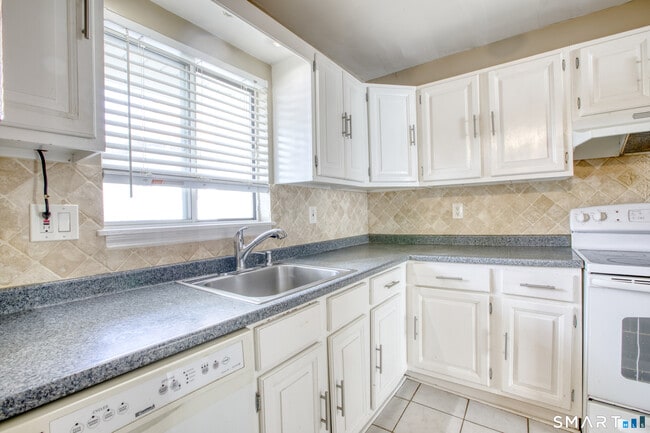 Building Photo - 15 Renwick St