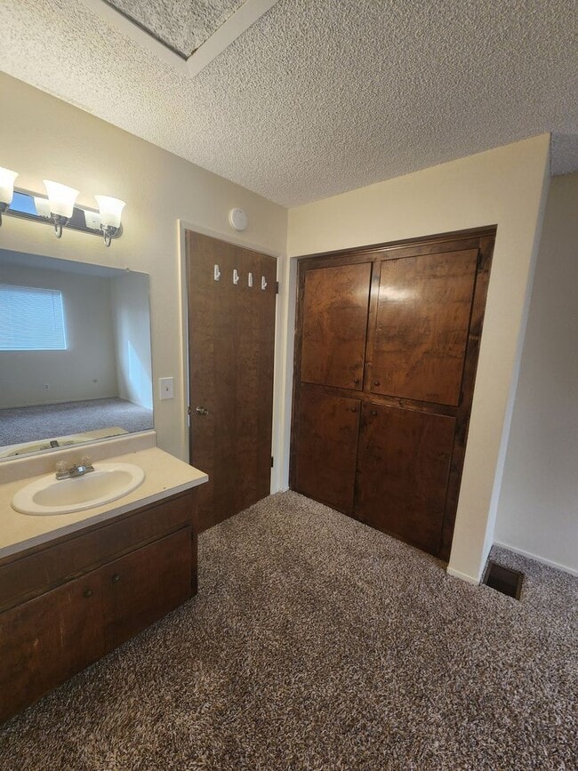 Building Photo - Comfortable 2 Bed, 2.5 Bath in Grover Beach