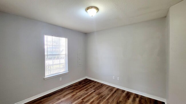 Building Photo - 3112 Travis St