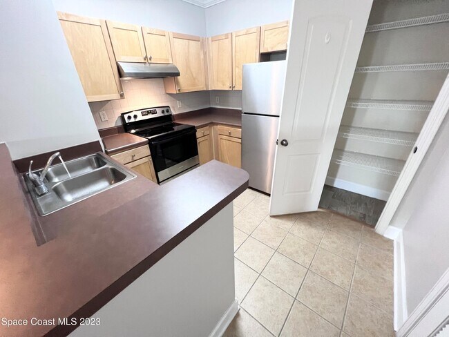 Building Photo - 6470 Borasco Dr