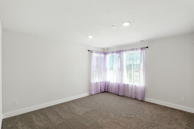Building Photo - 14398 SW 165th Ave