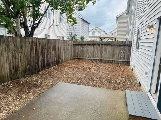 Building Photo - Charming Home in Terrific Central Location