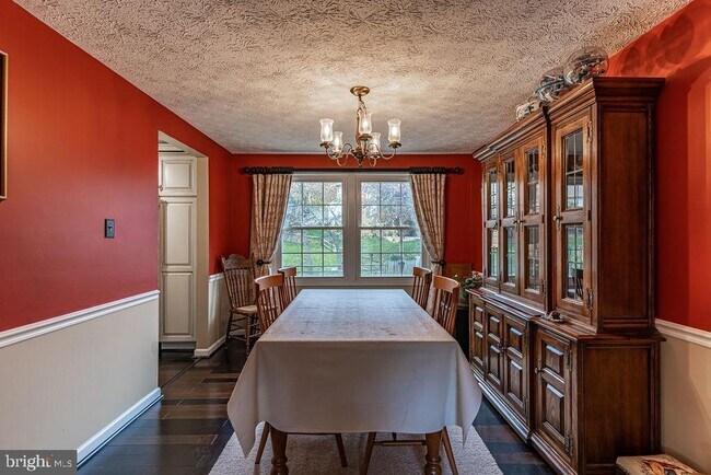 Building Photo - 6221 Wilmington Dr