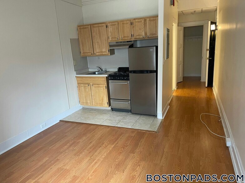 Primary Photo - 62 Boylston St