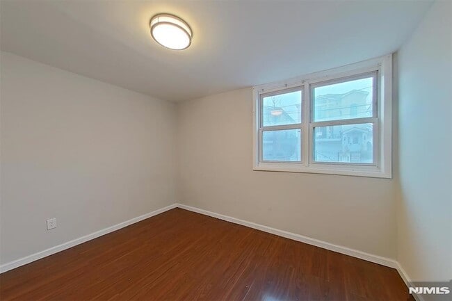 Building Photo - 10 Fleming Ave