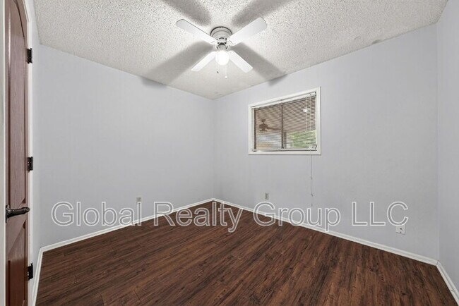 Building Photo - 138 Bobolink Dr