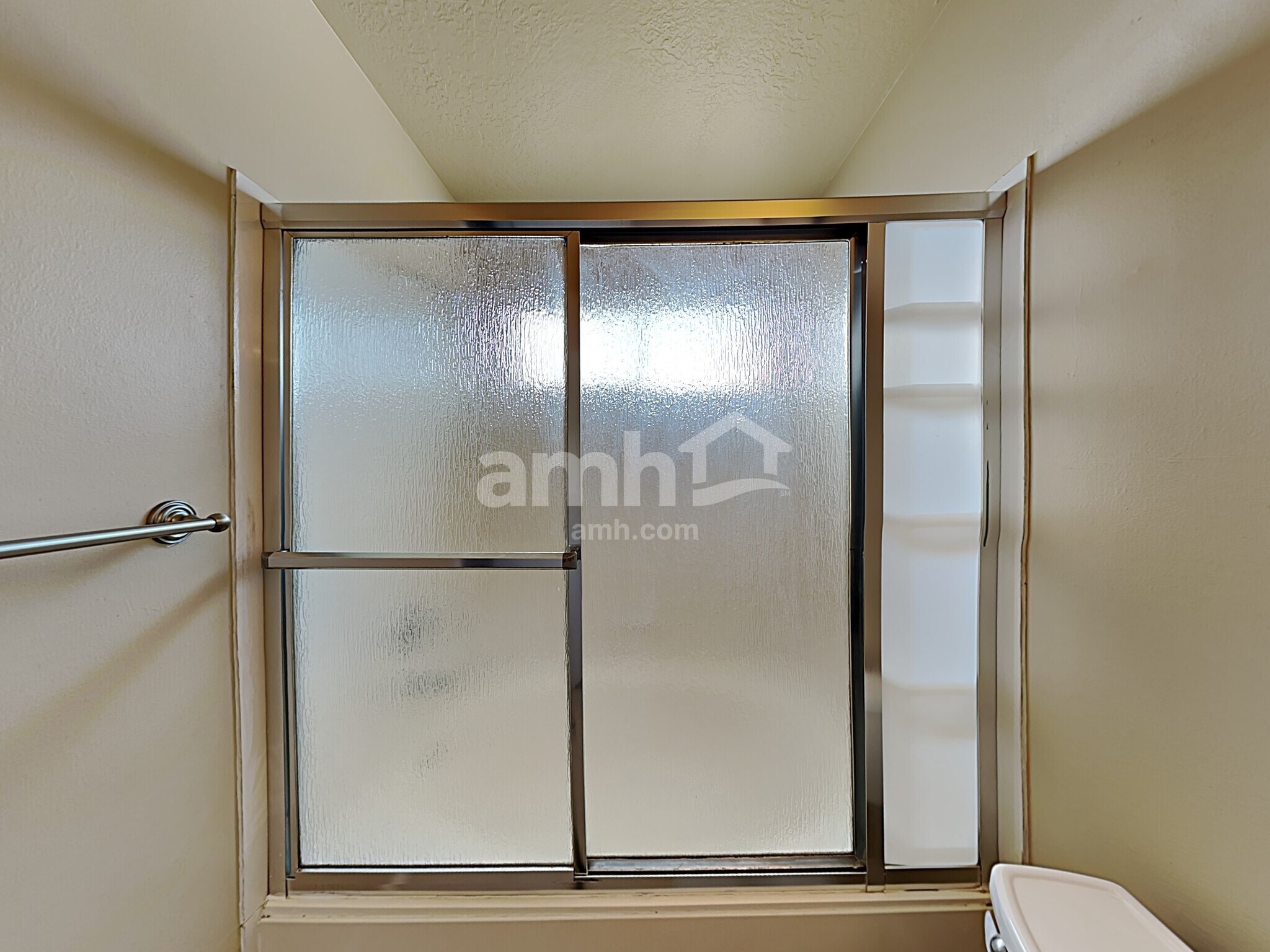 Building Photo - 1381 N 550 E