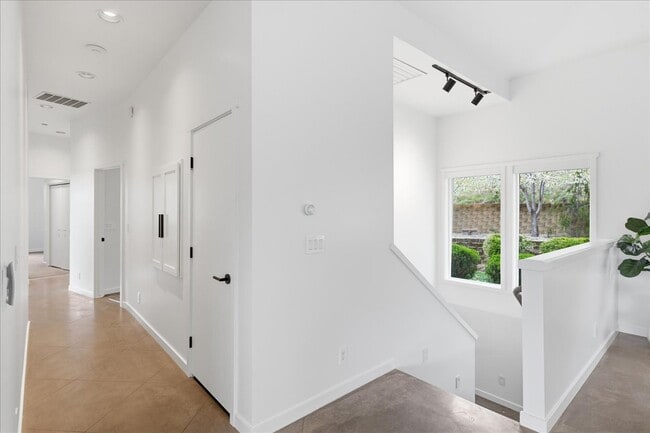 Building Photo - 4275 N 36th St