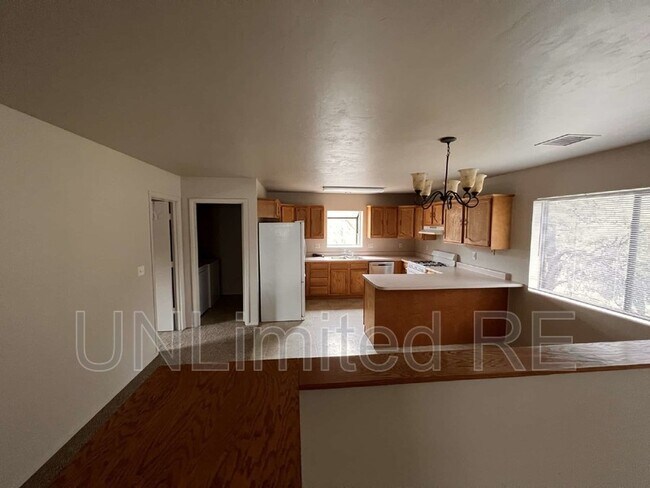 Building Photo - 1518 Shoup St