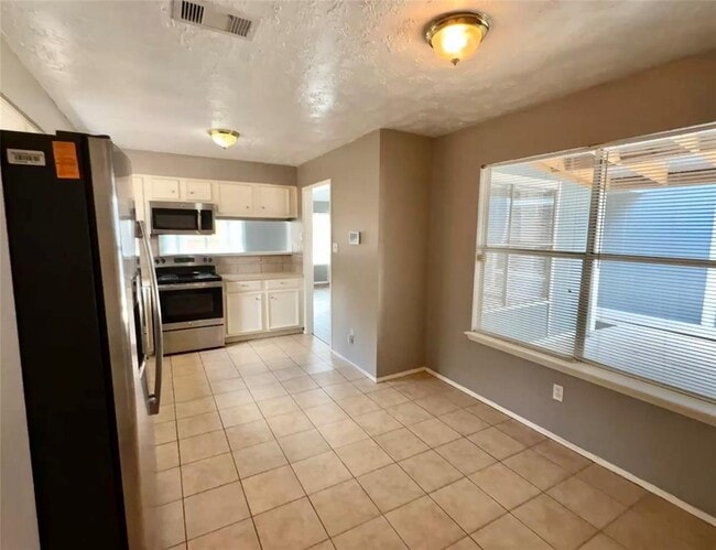 Building Photo - 1371 Stevenage Ln