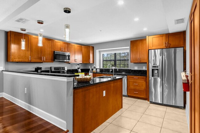 Building Photo - 14590 Damai Ln
