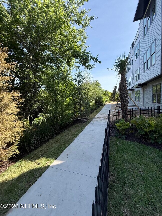 Building Photo - 2054 Prudential Dr