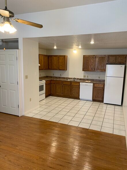 Building Photo - 2704 Wakefield Dr