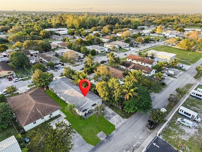 Building Photo - 1472 SW 44th Ave