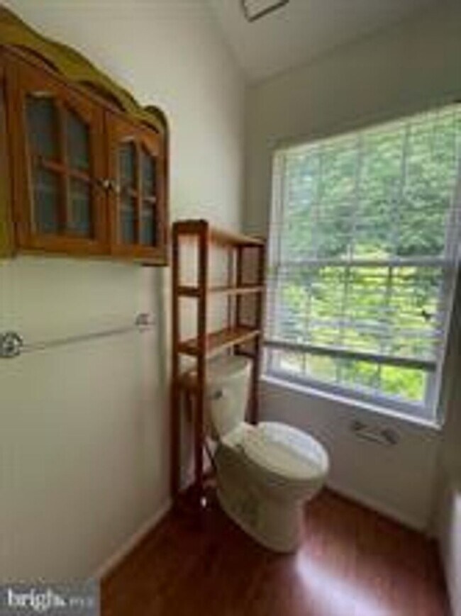 Building Photo - SPACIOUS TH IN OLNEY