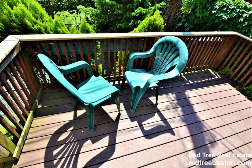 Building Photo - 179 Putnam St