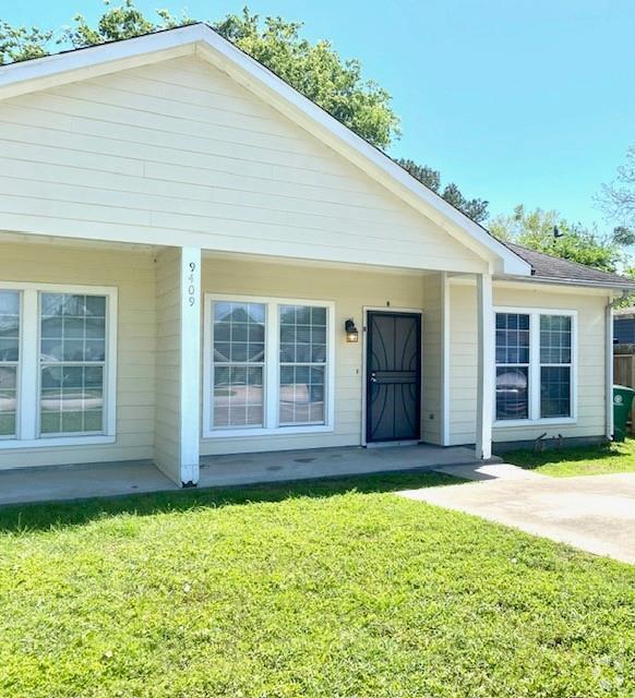 Building Photo - 9409 Dulcimer St