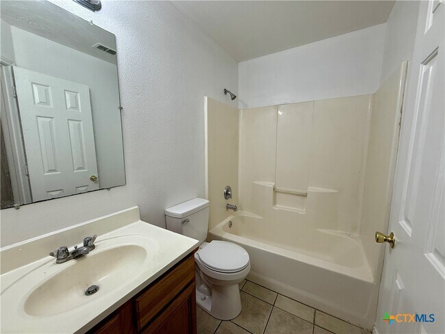 Building Photo - 309 S Water Ln