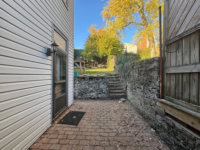 Building Photo - 308 Klotter Ave