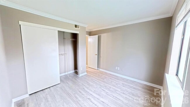 Building Photo - 11139 Harrowfield Rd