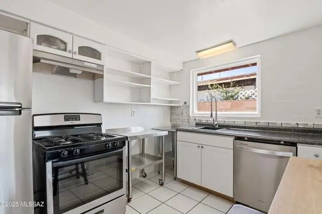 Building Photo - MICHELLE LEE FOLEY