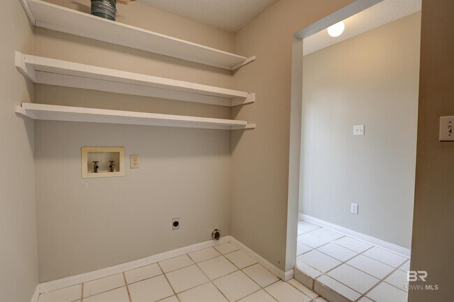 Building Photo - 509 Fels Ave