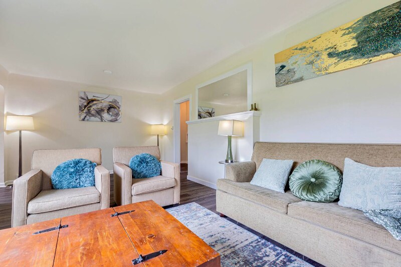 Building Photo - 8542 S 121st St