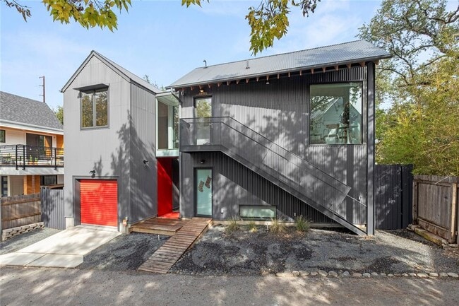 Building Photo - 907 W Annie St