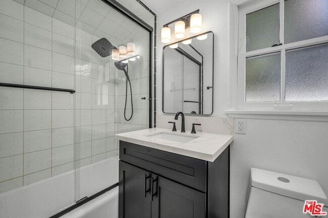 Building Photo - 629 N Rexford Dr