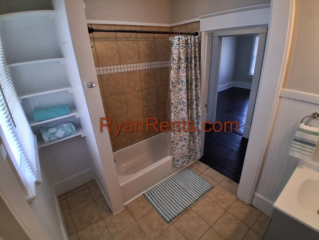 Building Photo - 1205 S Franklin St