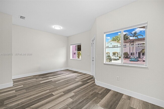Building Photo - 1681 SE 30th St