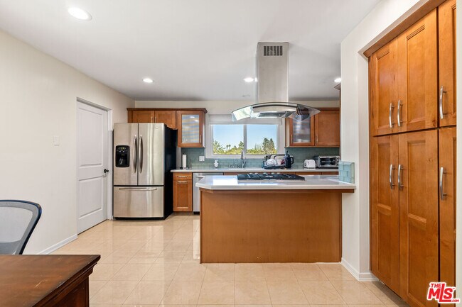 Building Photo - 6111 Monero Dr