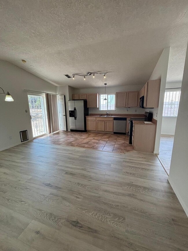 Building Photo - 7822 Desert Springs Ct SW